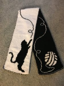 Khăn len handmade hình mèo