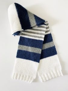 Khăn len móc phối màu